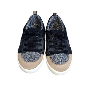 Cat & Jack Kids Sneakers in Black and Tan Size 6